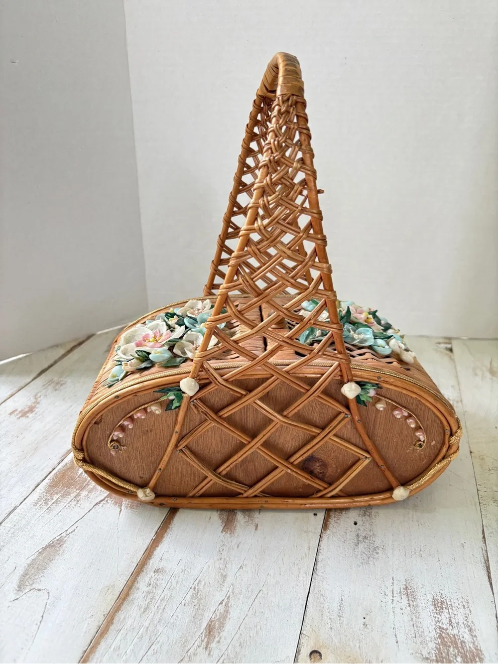 1950s wicker picnic basket purse floral seashells cottage coastal chic rare bag